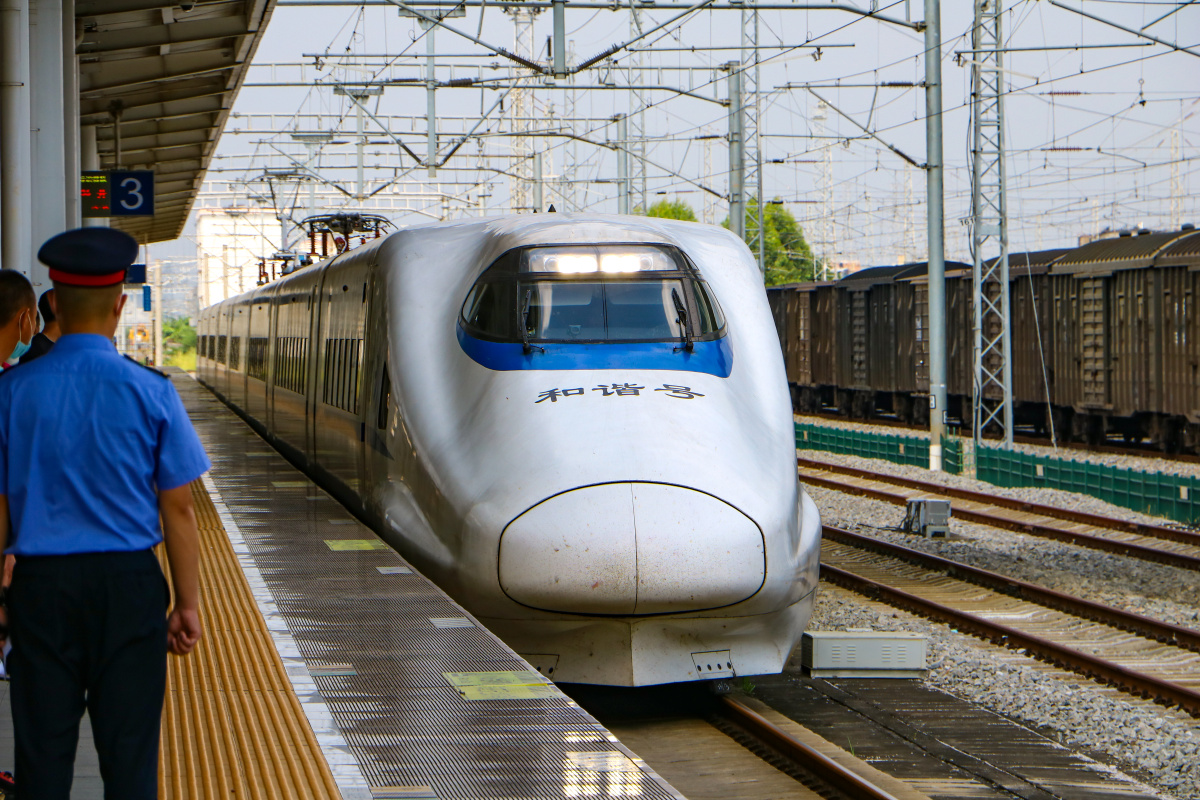 crh2a动车组进站 - 和谐电3c-0869