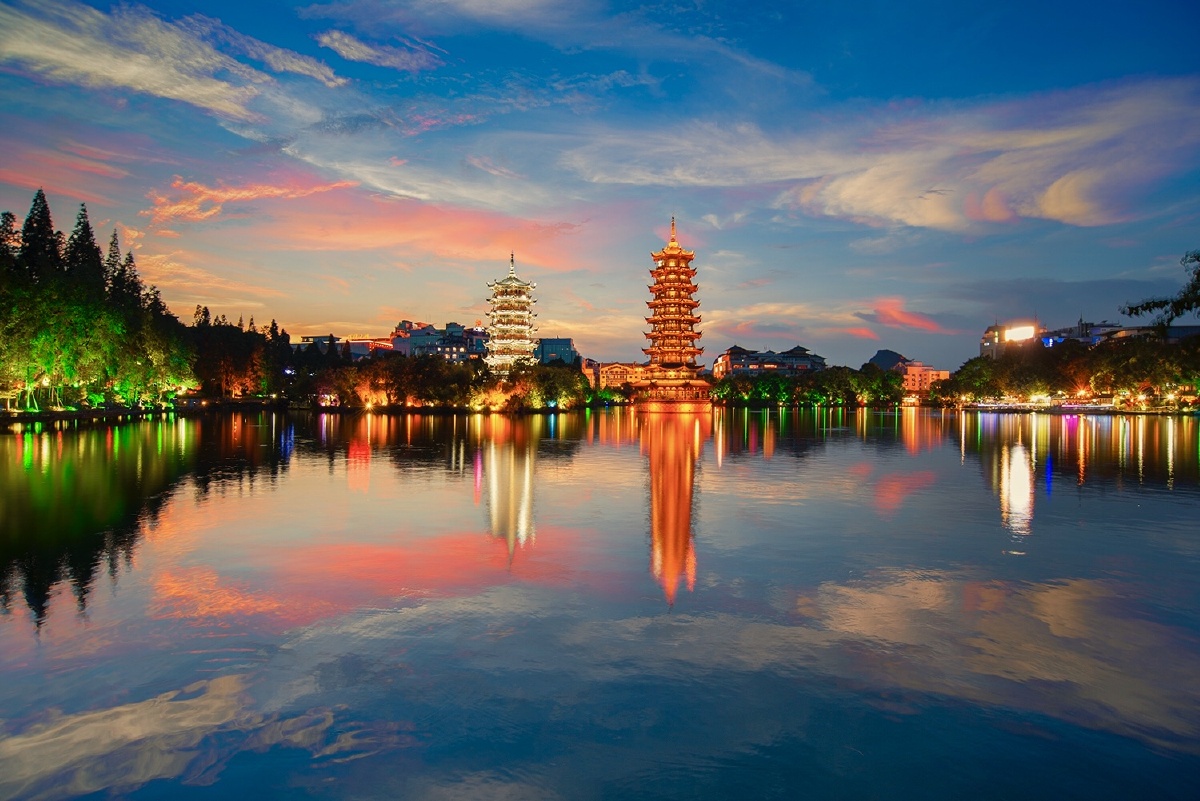 绚丽双塔 - 花香四季 - 图虫网 - 优质摄影师交流社区