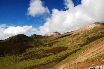 林芝的山