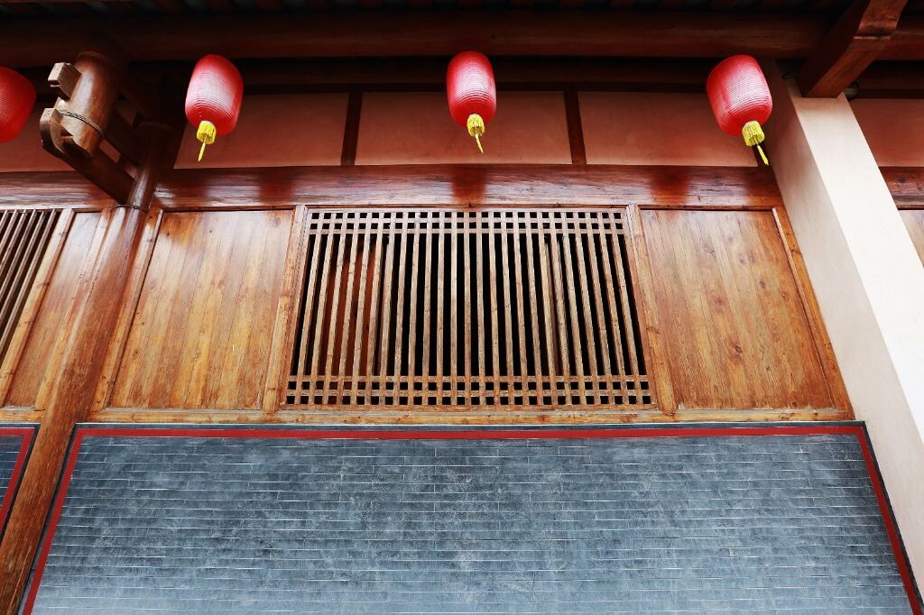 后包，仅供下人居住的地方都如此气派。