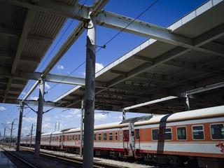 992297