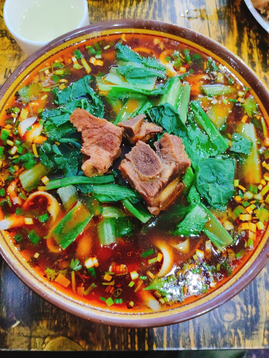 排骨刀削面面～果然是二师兄贵些