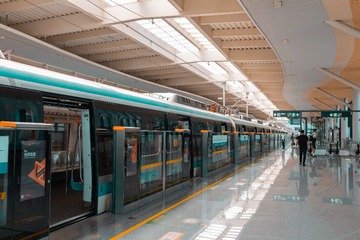 102173