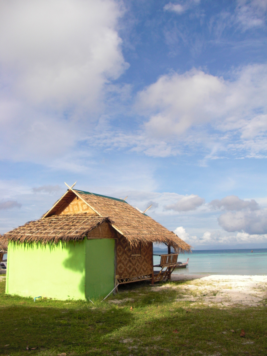 明艳 海边的彩色小屋