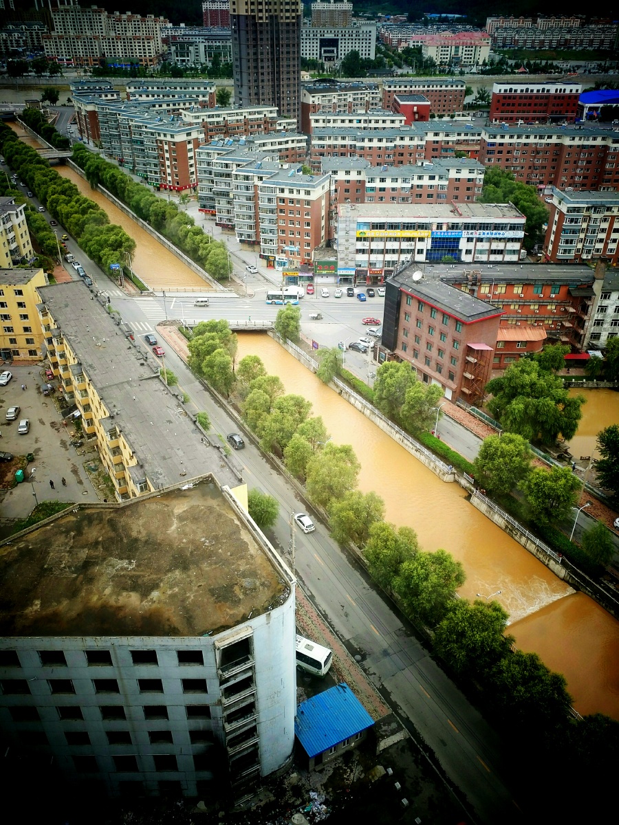 手机拍摄的,我们本市的浑江区,果然名不虚传!