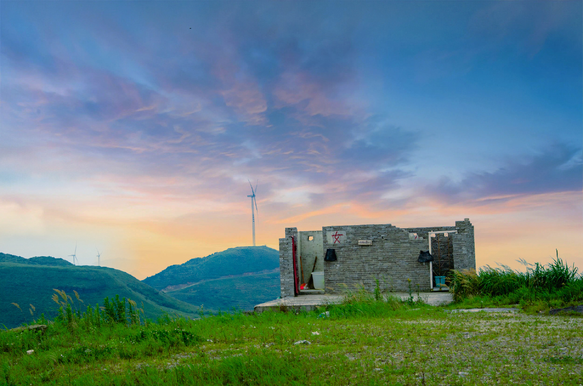 都匀螺丝壳山的露天厕所这你敢用吗
