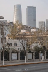 260318