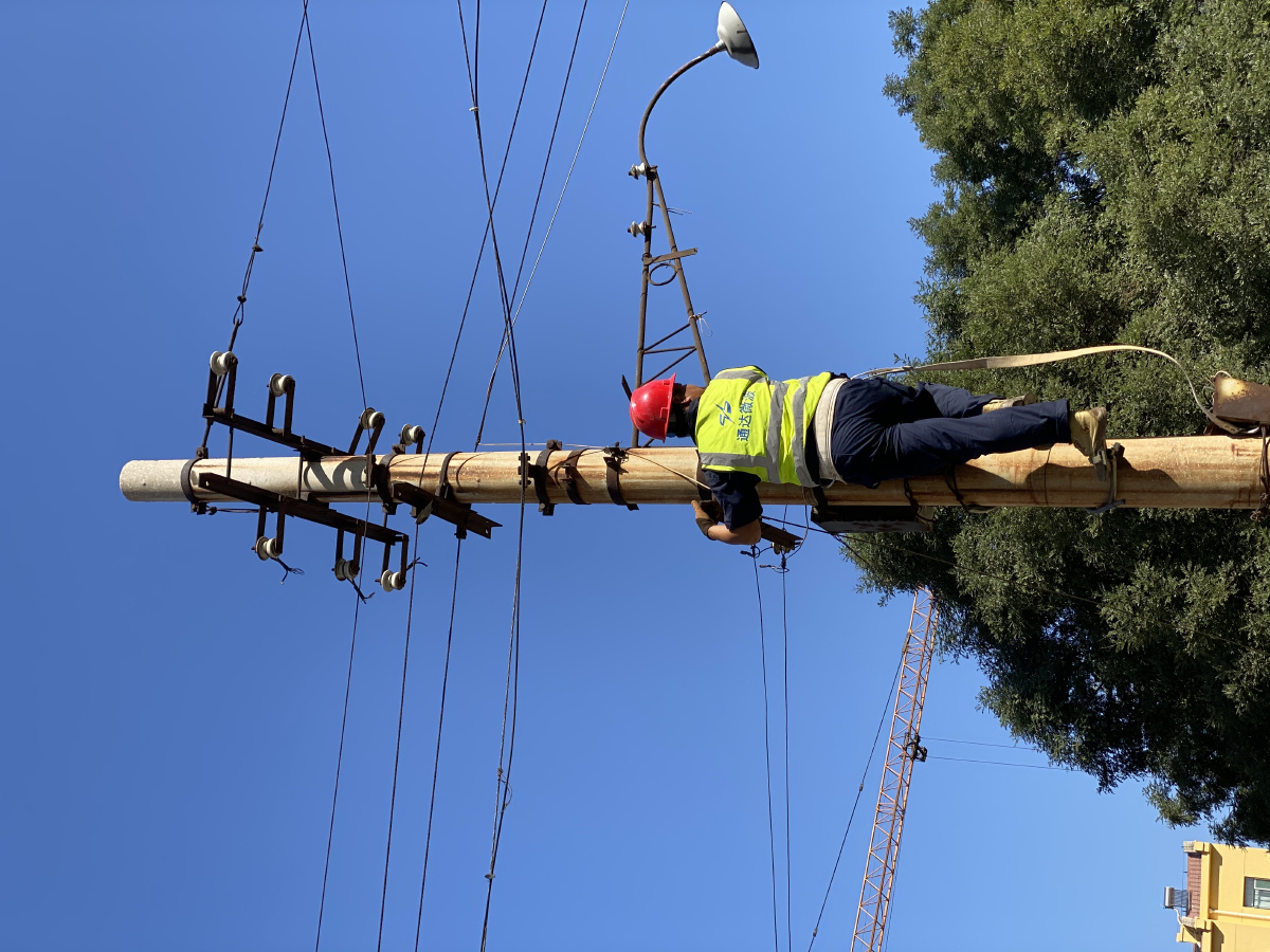 架线工人