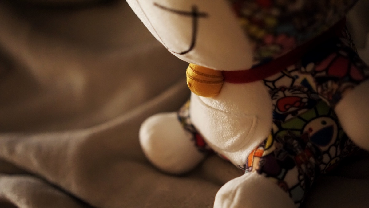 微笑后表情终于有点难过.