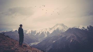 翻过越多山头，越是渴望自由
