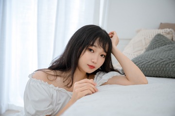 1804406