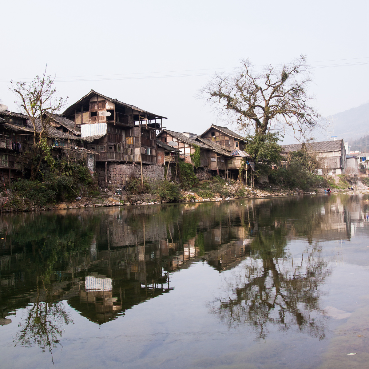 三百多年历史的华头古镇,古街还是石板路,木板房,古街上还有铁匠铺,小