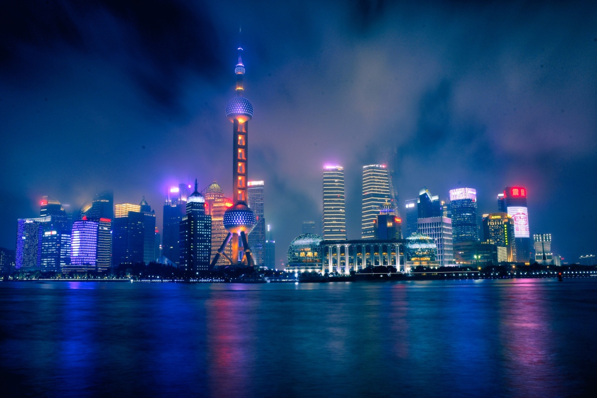 上海外滩绚丽多彩的夜景