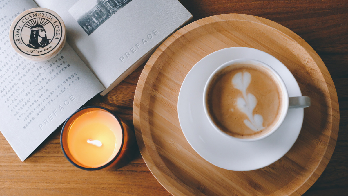 午后的咖啡香和书香