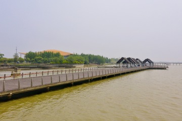 E5B4B8C8-2C4F-49BE-8A8C-79FD29A992A4/L0/001