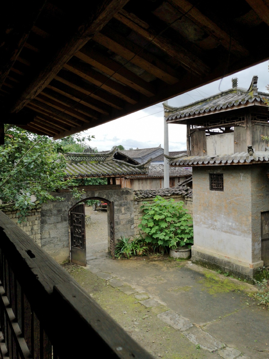 云南省腾冲市曲石镇江苴村李奕儂关注