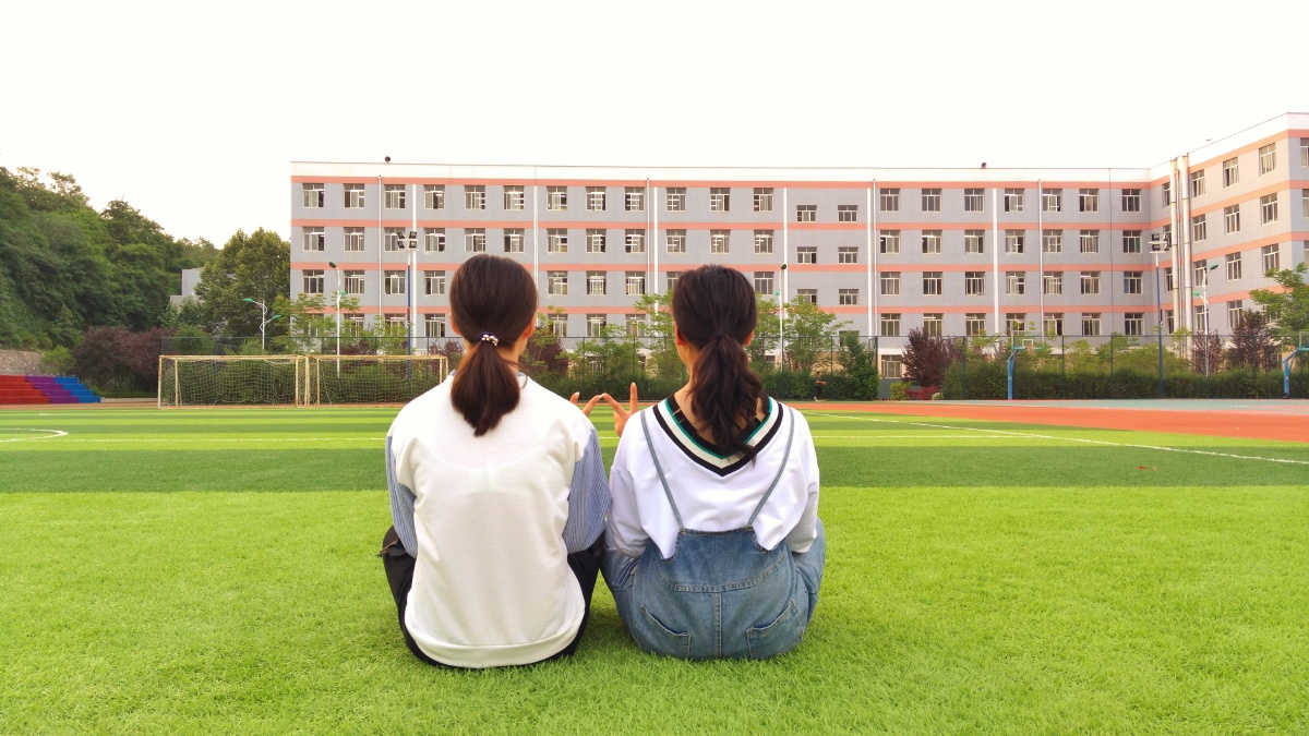 nubia#努比亚学生青春的好友两小只青春的好友两小只云中行走lyf关注