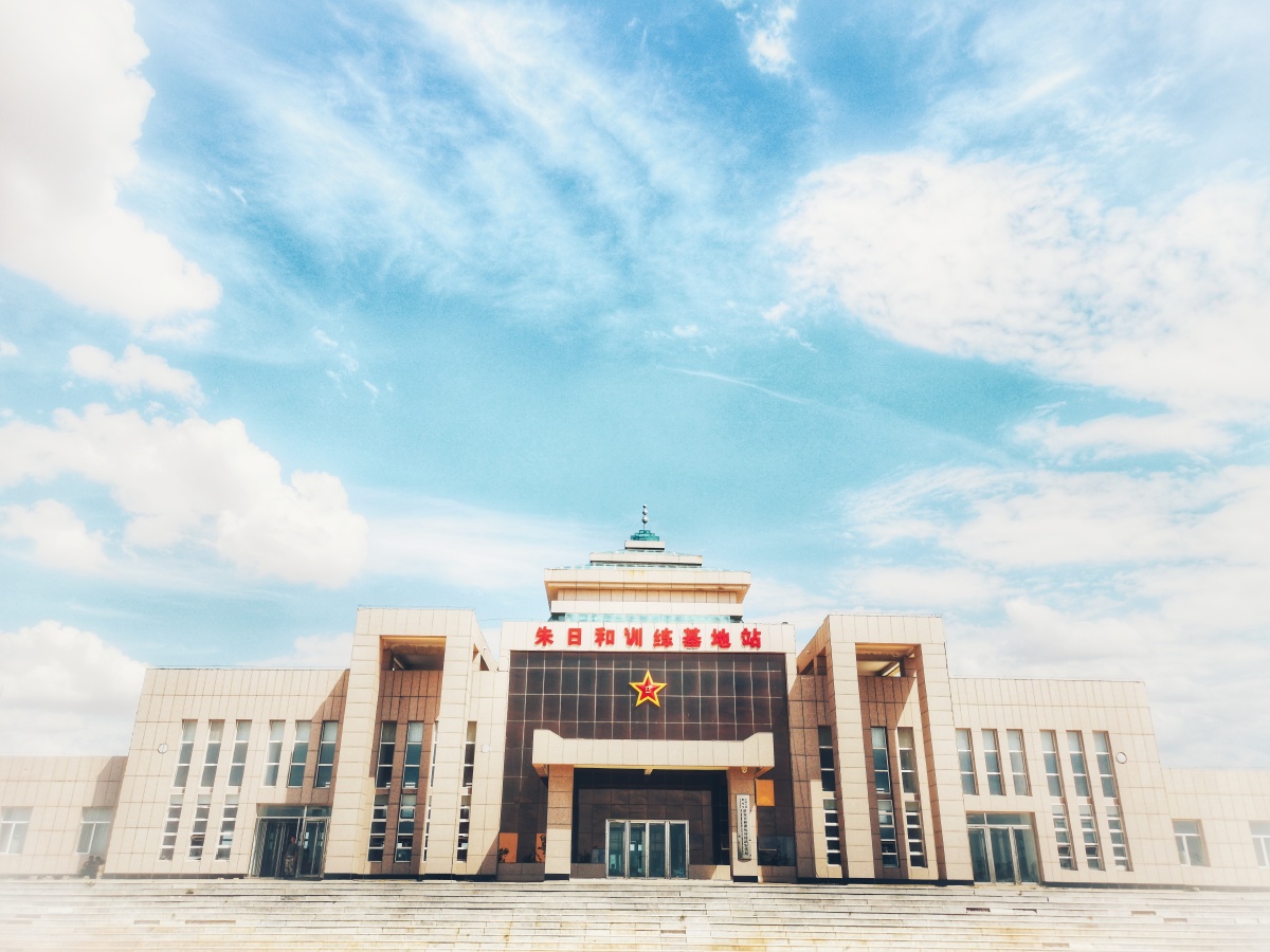 [啤酒]敬兄弟,敬八一,敬朱日和,敬草原,敬腾格尔,敬这短暂的