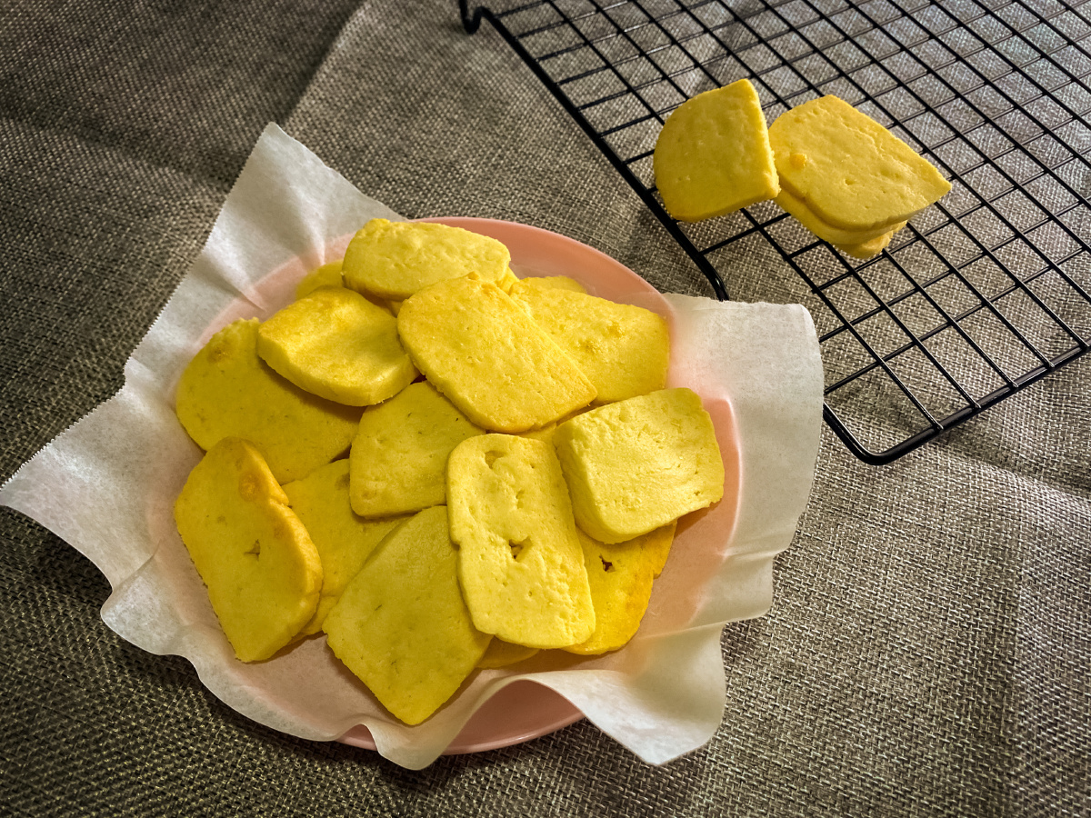 静物摄影:咸香芝士饼干