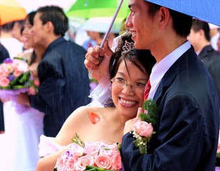 [秋雨中的婚礼]
