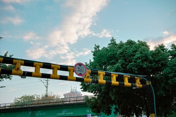 1183875