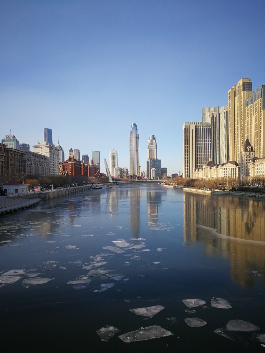 冬季美丽海河景色