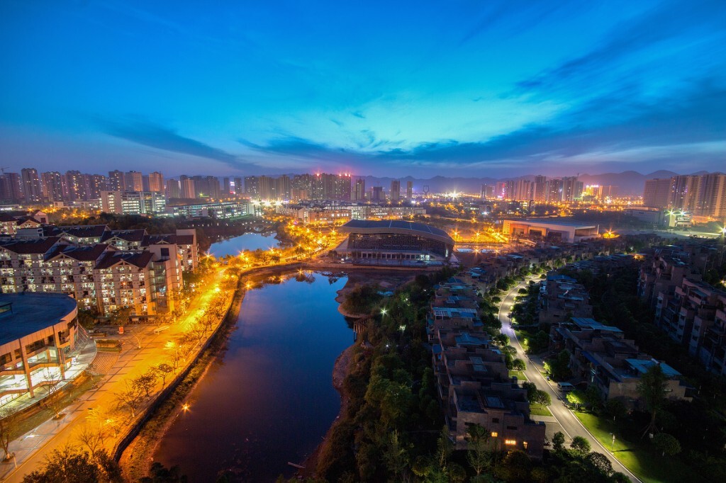 重科夜景