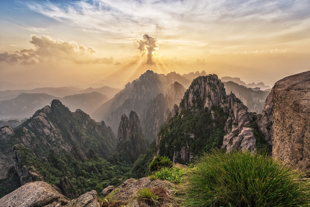 六月 带了上海的影友华少、逗你玩 回黄山拍摄 在黄山风景区拍摄