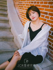 142105