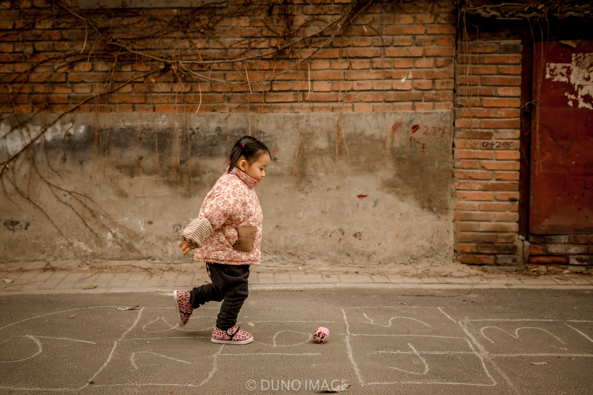 跳房子踢毽子老巷子小辫子这就是我们80后的童年回忆