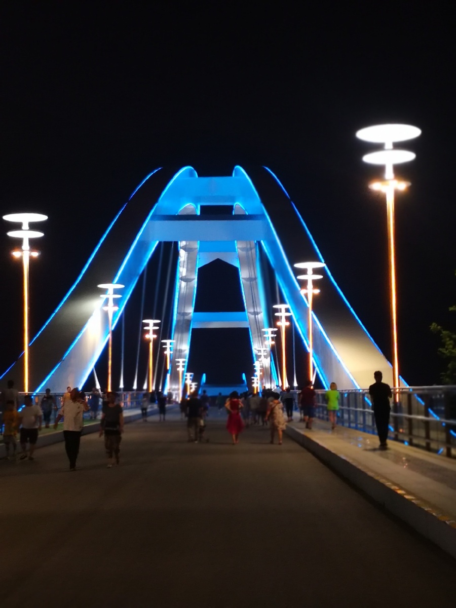 夜晚的三湾公园