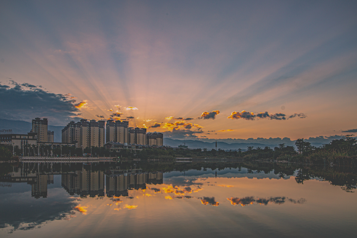太阳落山时的光景