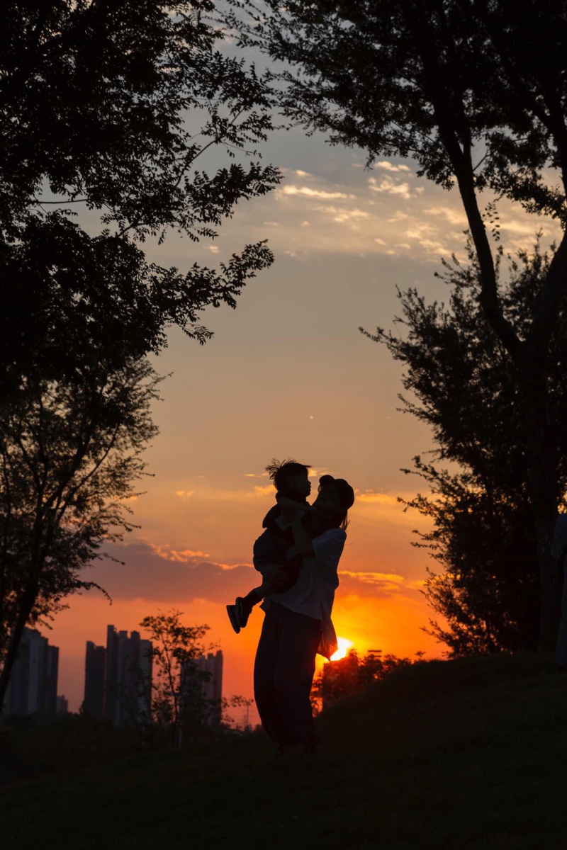 夕阳下的温馨
