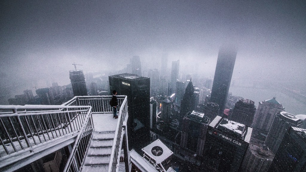 重庆,城市之巅，我住的城市也开始下雪~