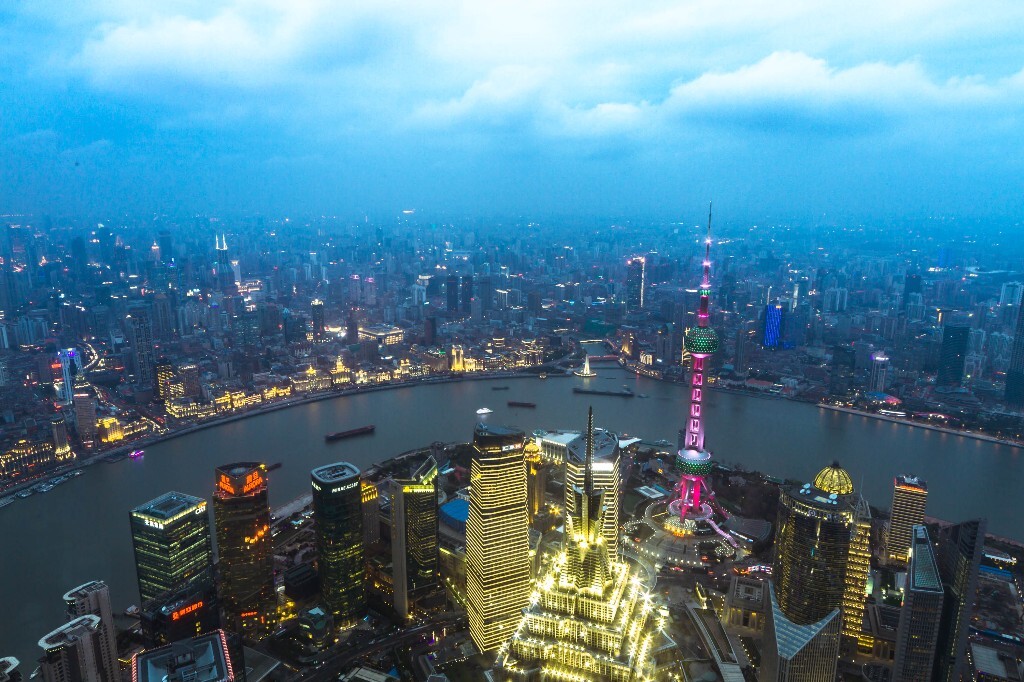 2015年来到上海，登金融中心，留念