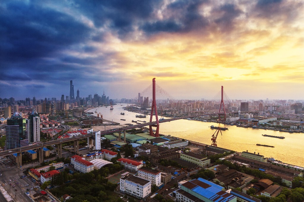冬天带着雾霾如期而至，阳光灿烂的日子可能会越来越少吧。重修旧图