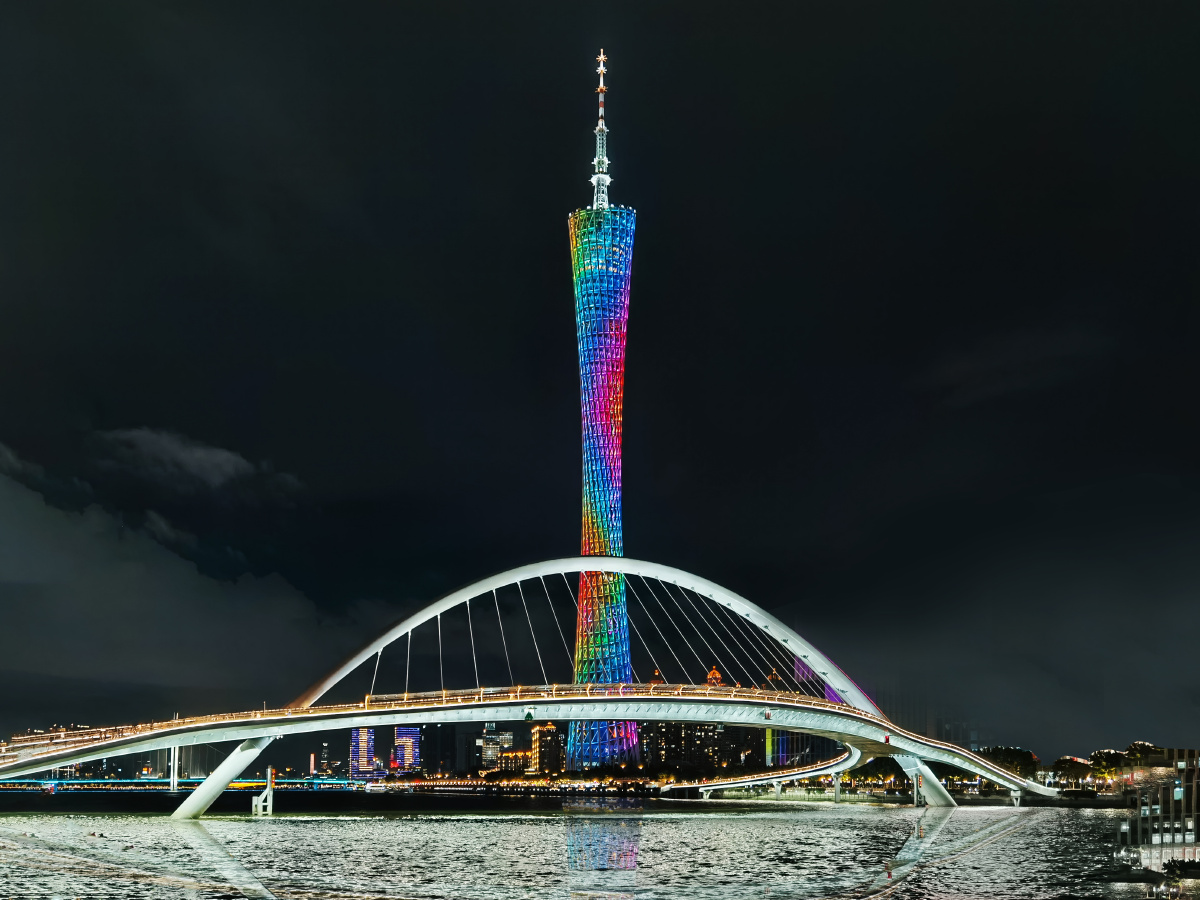 广州海心桥图四五是用手机拍的只因相机没电为了和其他人的作品区分开