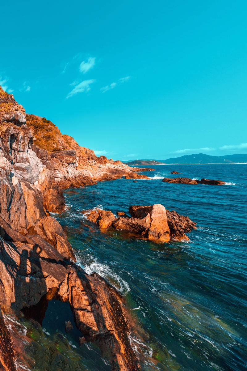 三亚海边秘境小东海礁石区千里难寻的海