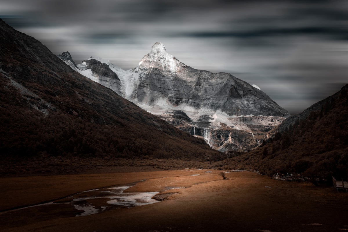 稻城亚丁,央迈勇神山