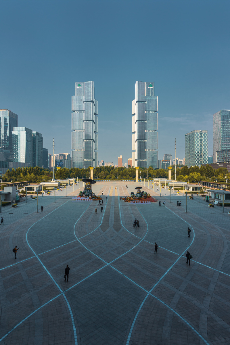 郑州东站西广场绿地中心