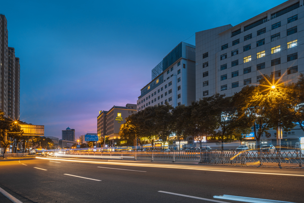 呼市中山西路夜色