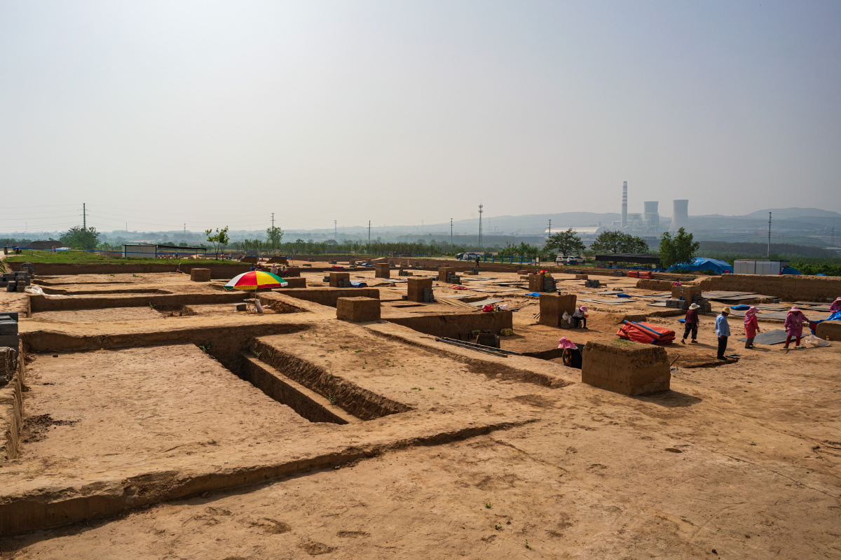 郑州双槐树遗址河洛古国发掘现场