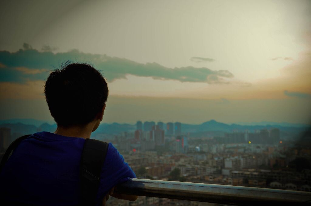 梦想总是遥不可及 <br />
是不是应该放弃