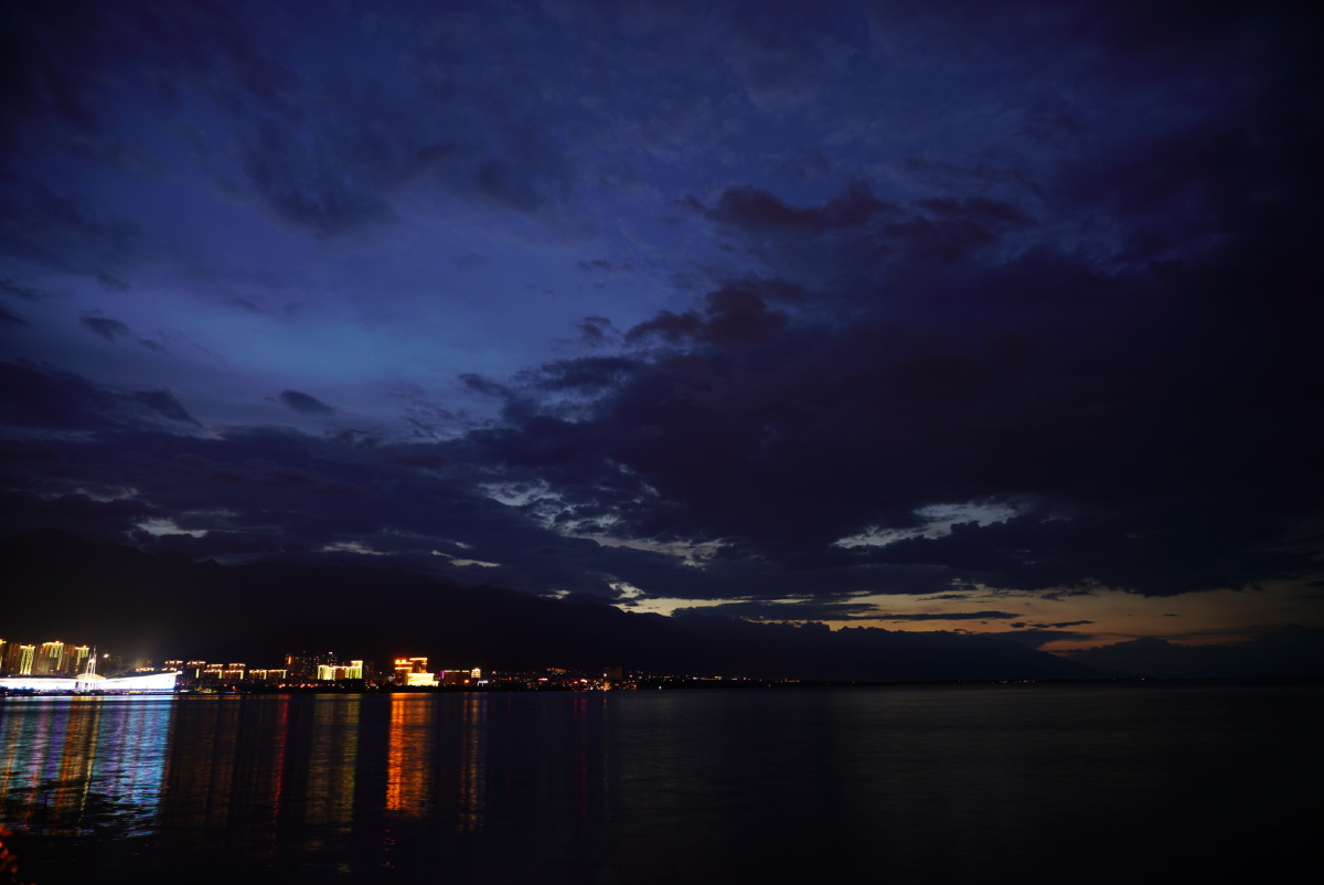 夜洱海