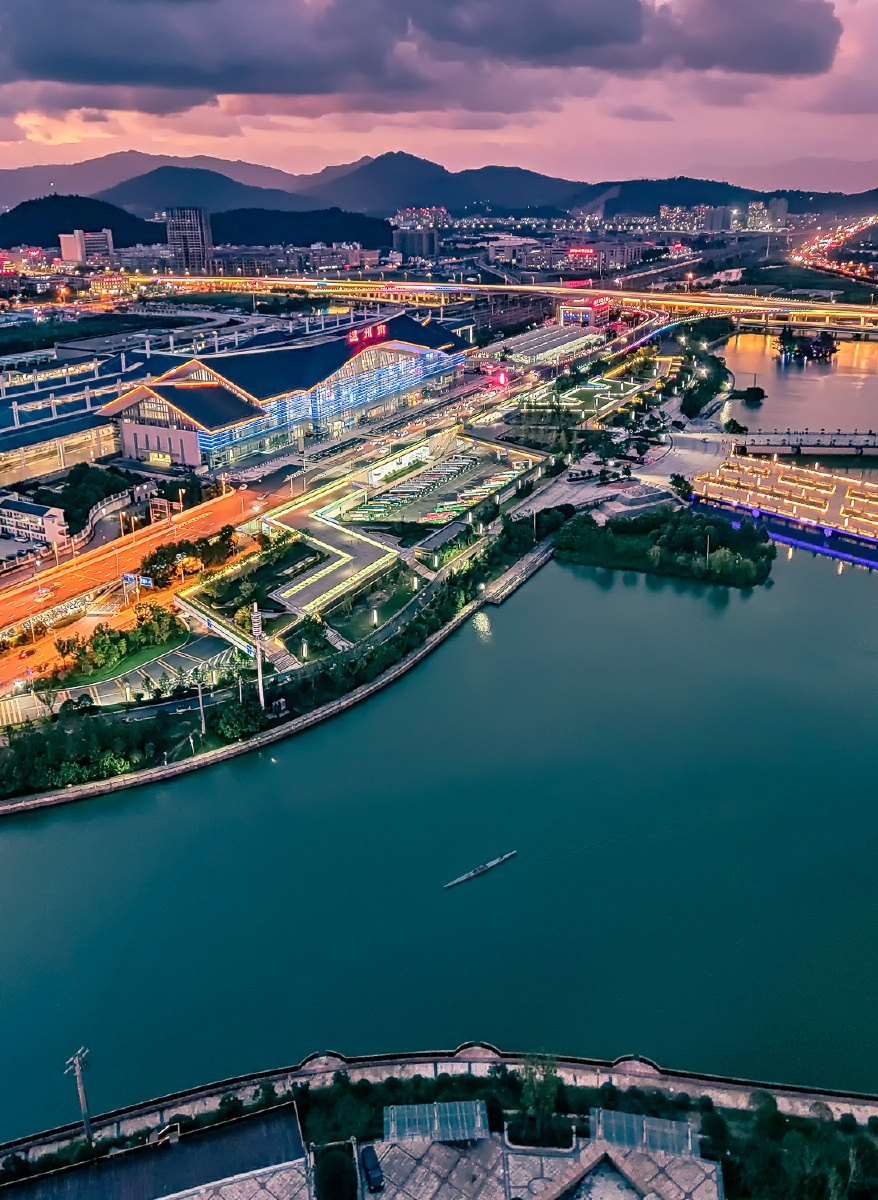 俯拍温州南动车站