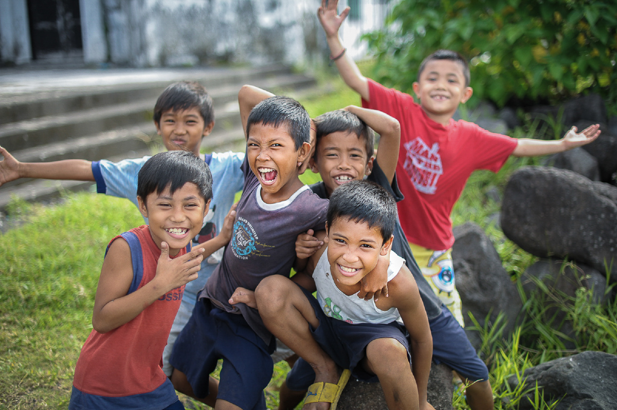 一直笑带着赤子的骄傲孩子菲律宾