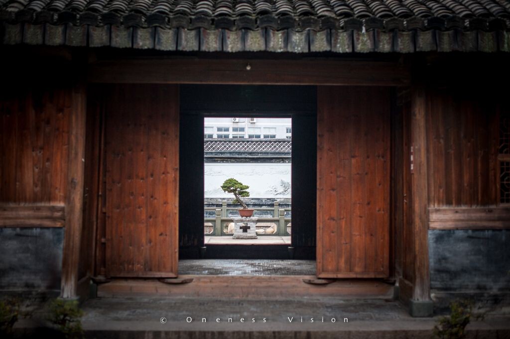 禅。<br />
虚其深苑,履方是禅。 <br />
<br />
<br />
<br />