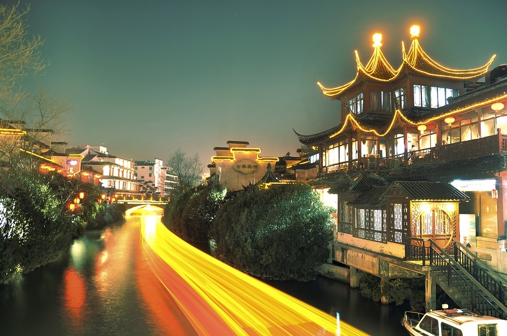 一水秦淮夜醉人