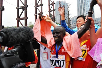 2011重庆马拉松男子冠军