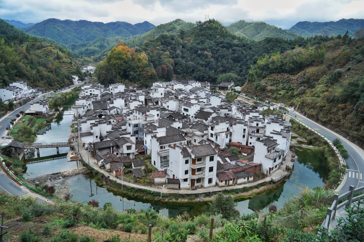 最圆山村